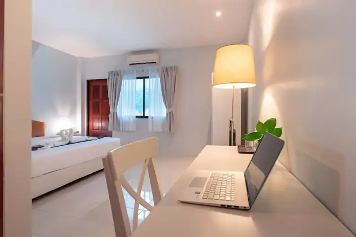 Кату: Louise Mum Guesthouse And Cafe