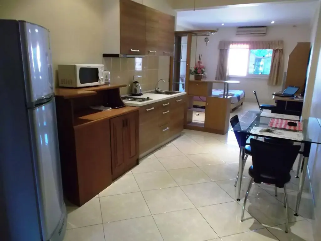 Паттайя: Chaiyapoon Inn
