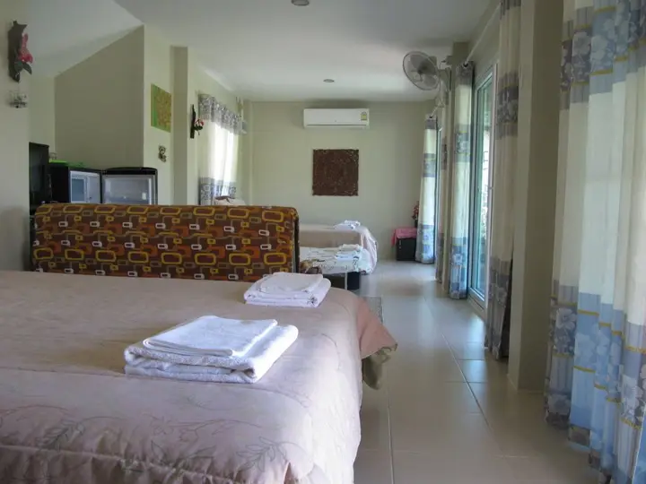 Саттахип: One D Homestay