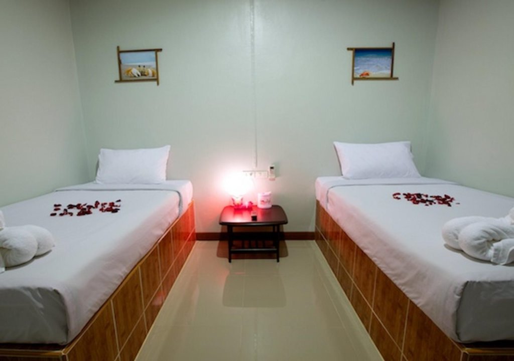 Ханом: Ake-View Resort