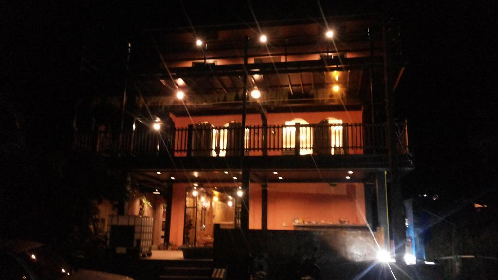 Остров Тау: Baan Chalok Hostel