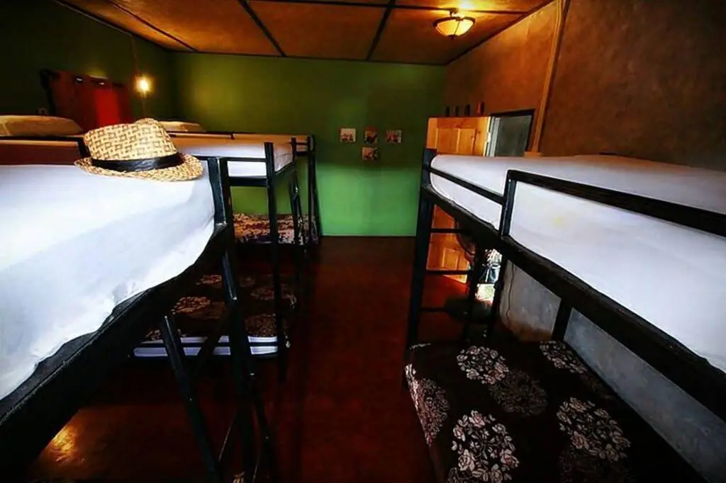 Остров Тау: Baan Chalok Hostel