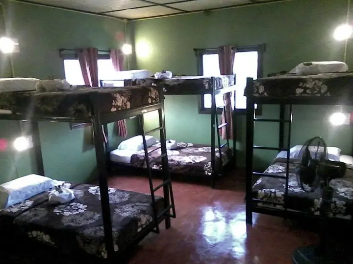 Остров Тау: Baan Chalok Hostel