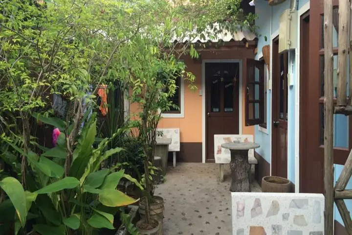 Трат: Yotin Guest House