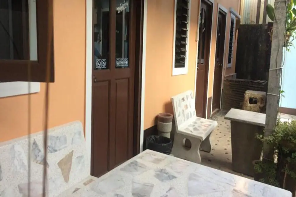 Трат: Yotin Guest House