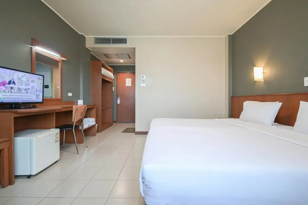 Пхитсанулок: Rattana Park Hotel