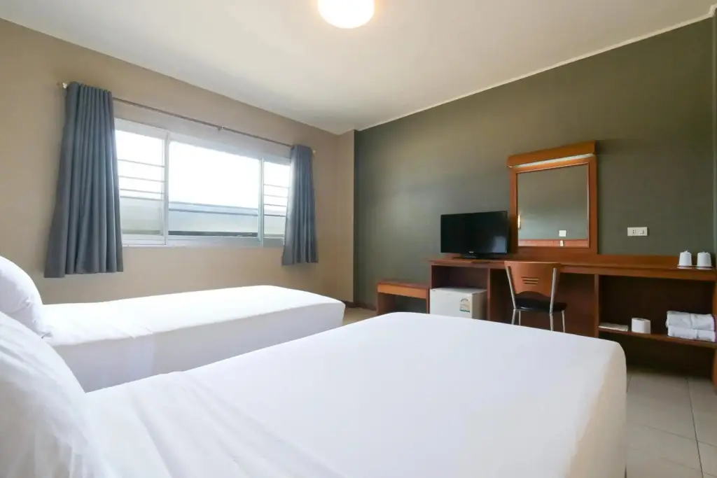 Пхитсанулок: Rattana Park Hotel