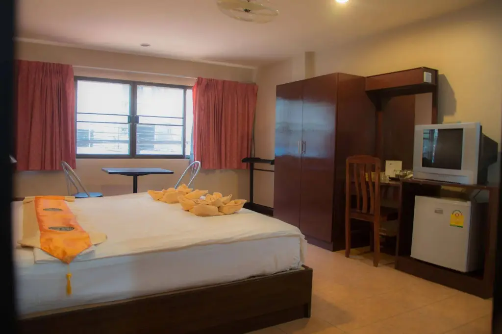 Паттайя: Gold Coast Inn