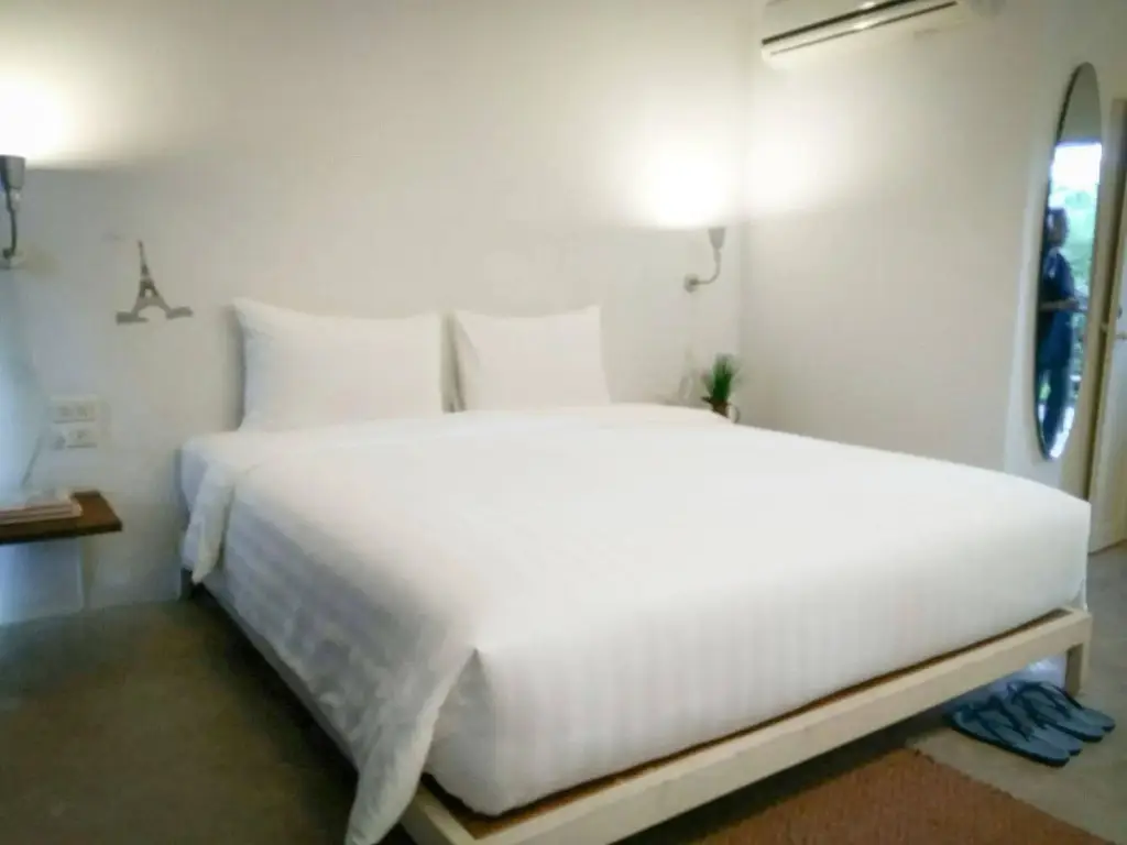 Сирача: NY TH Hotel