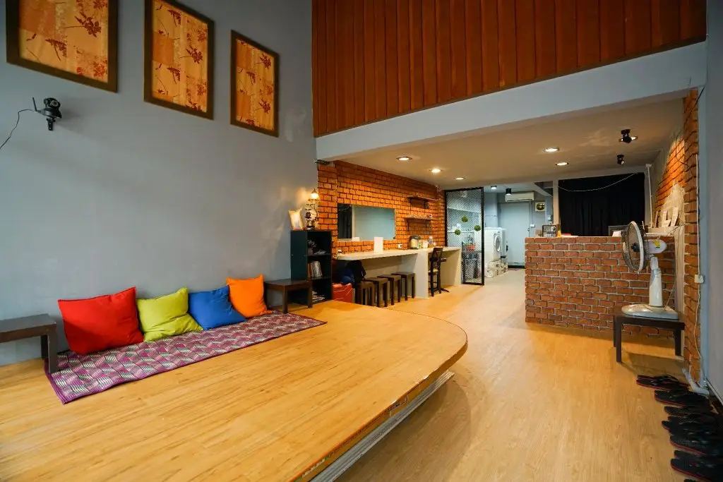 Бангкок: The Urban Age Hostel