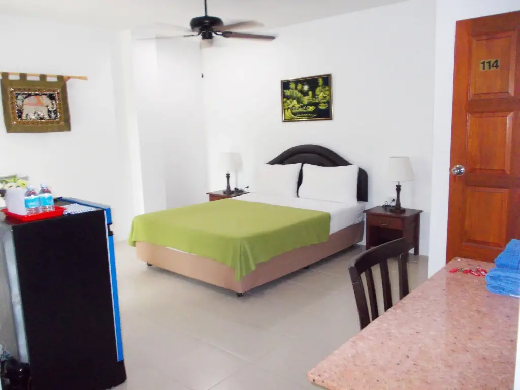 Пхукет: SR Sea View Apartments