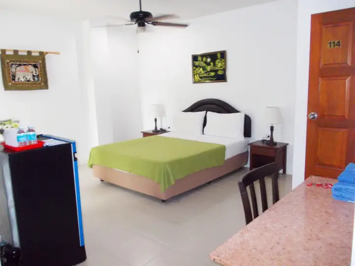 Пхукет: SR Sea View Apartments
