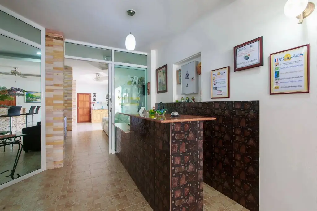 Пхукет: SR Sea View Apartments