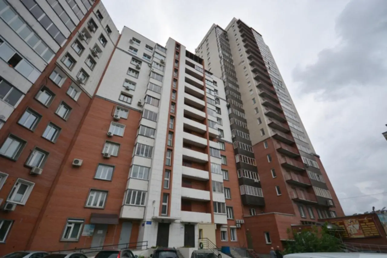 Новосибирск: Аpartamernt on Serebrennikovskaya 4/1