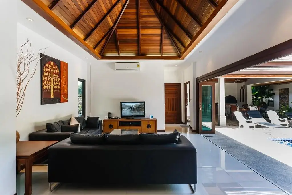 Муанг: Villa Frangipani @ Nai Harn