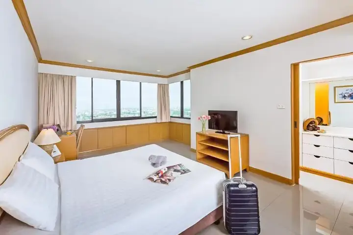 Нонтхабури: Отель Riverine Place and Residence