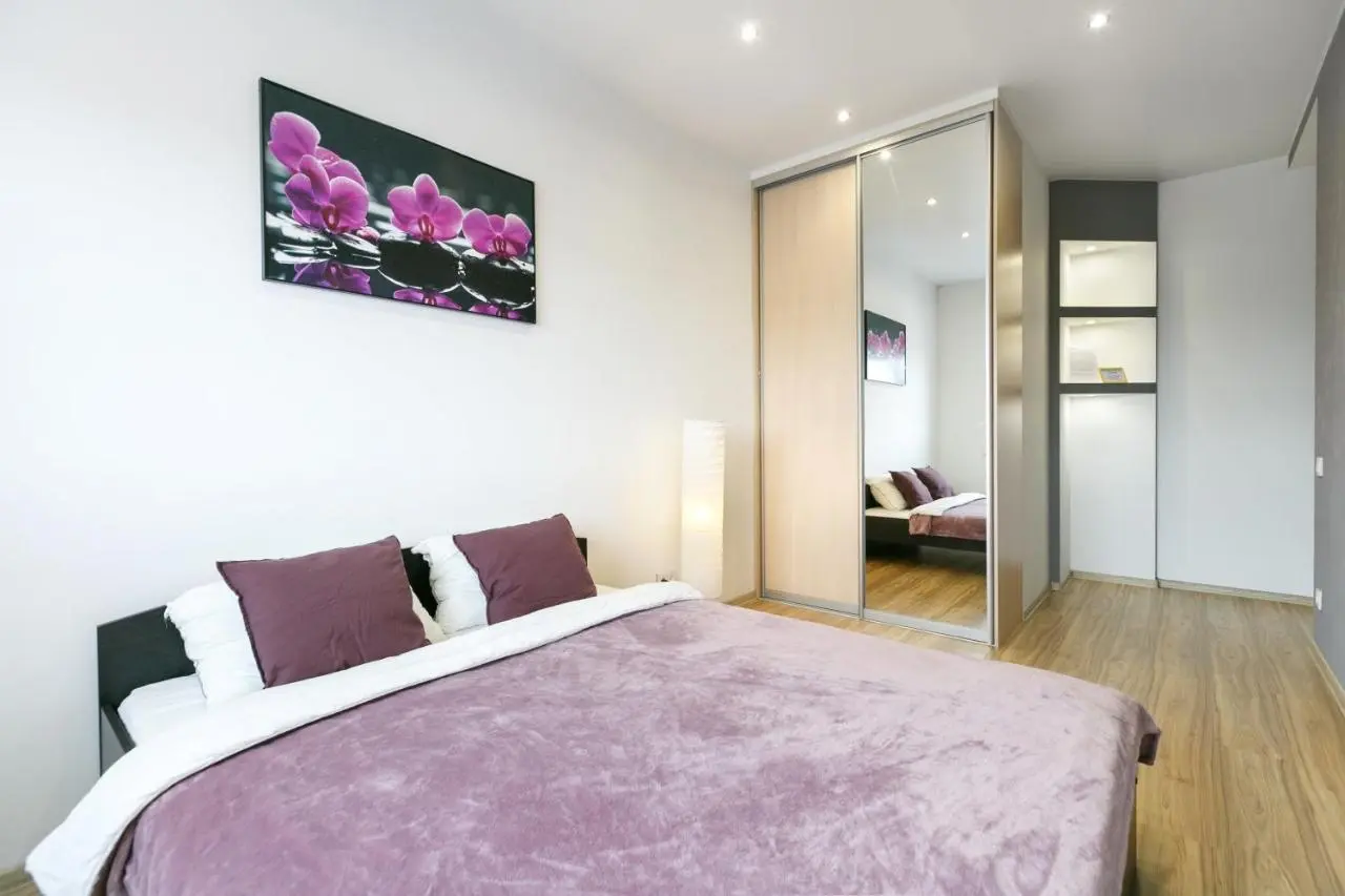 Новосибирск: GERBERA APARTMENT Ольги Жилиной 21