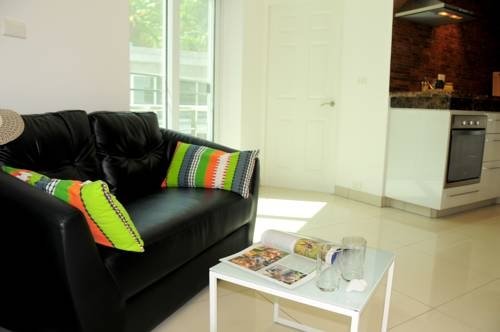 Муанг: Kata Hill Seaview Apartment