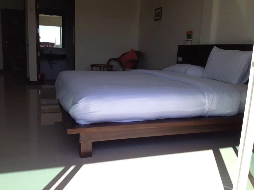 Муанг: Huga Place