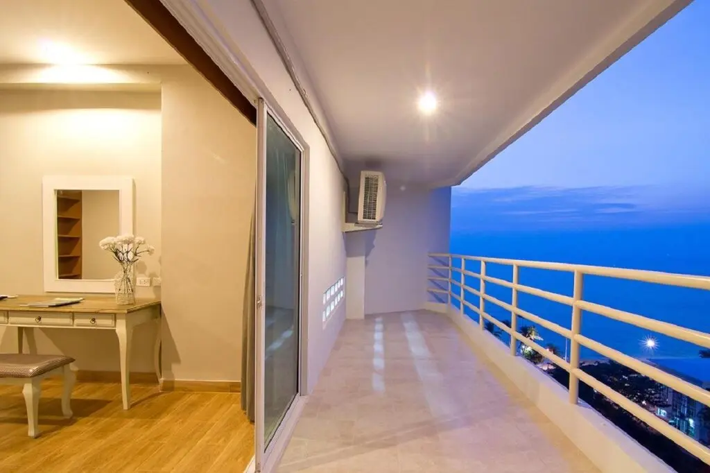 Паттайя: V8 Seaview