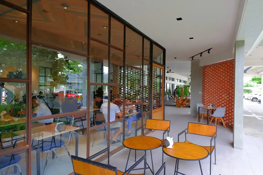 Кхлонг-Янг: The Rich Hotel Korat
