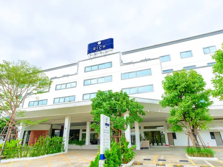 Кхлонг-Янг: The Rich Hotel Korat