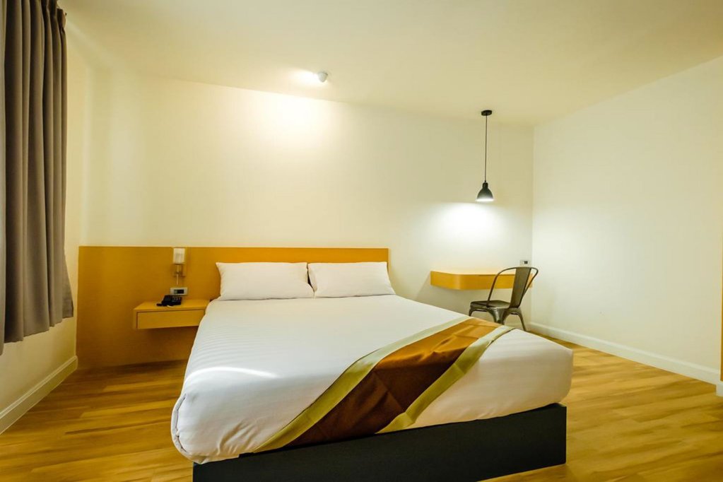 Кхлонг-Янг: The Rich Hotel Korat