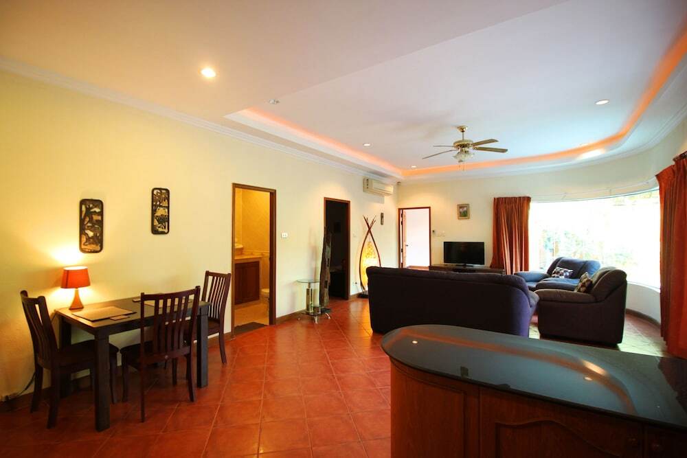Паттайя: Cosy Beach Pool Villa By Pattaya Sunny Rentals