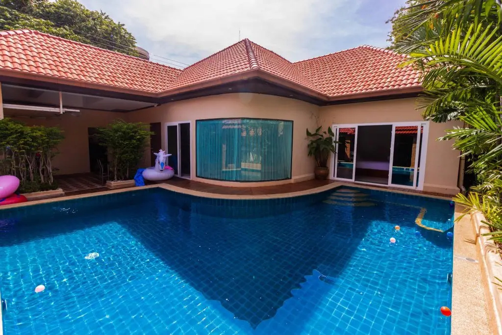 Паттайя: Cosy Beach Pool Villa By Pattaya Sunny Rentals