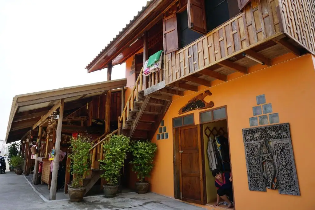 Сукотай: J&J Guesthouse