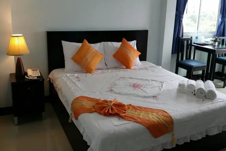 Муанг: Raya Rawai Place