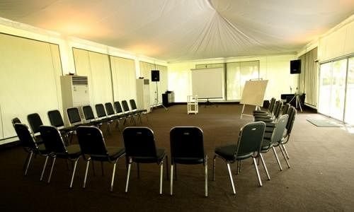 Сирача: Khao Kheaw es-ta-te Camping Resort & Safari