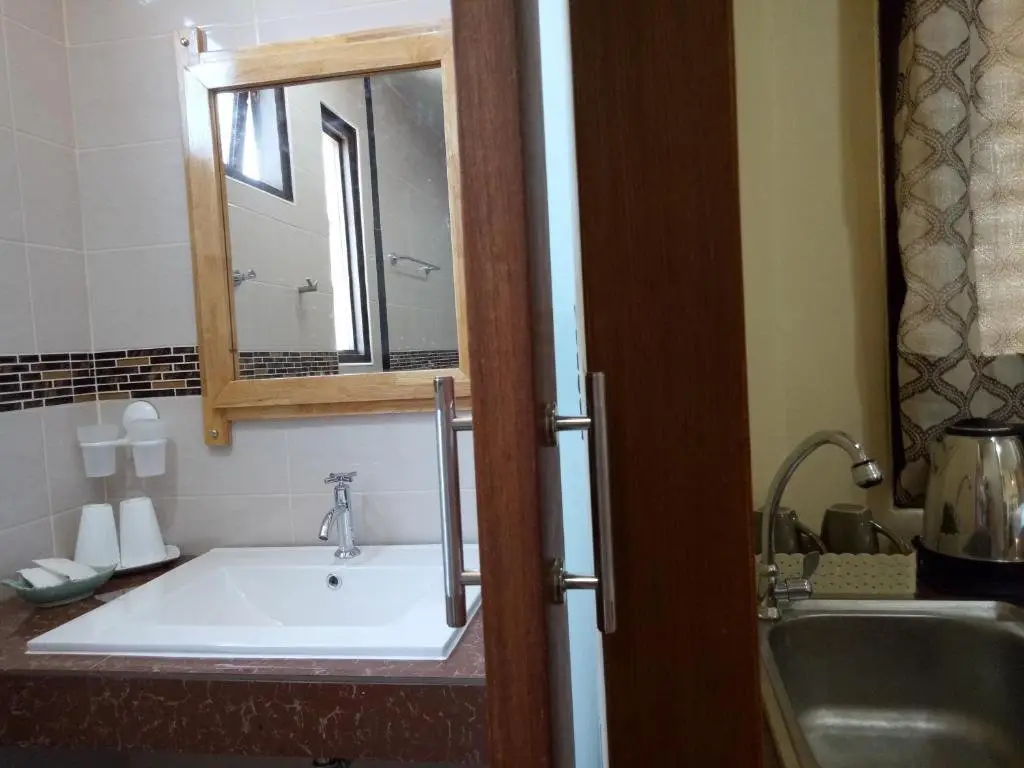 Чиангмай: Little Guest House Hotel