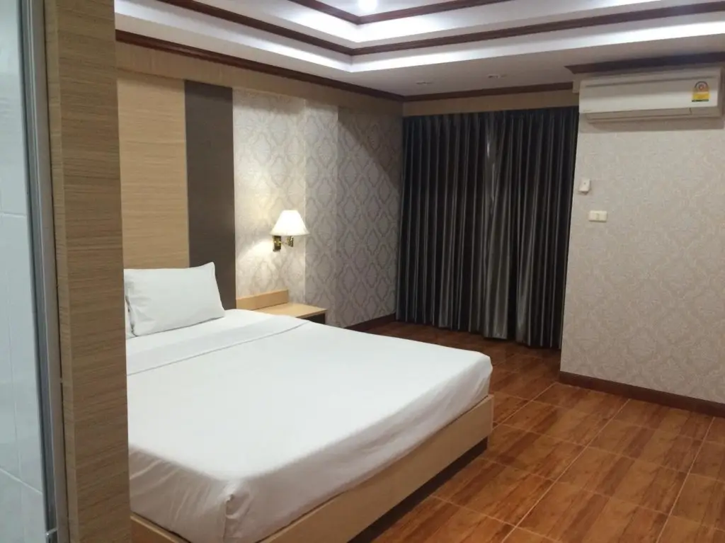 Кхлонг-Янг: The Airport Hotel