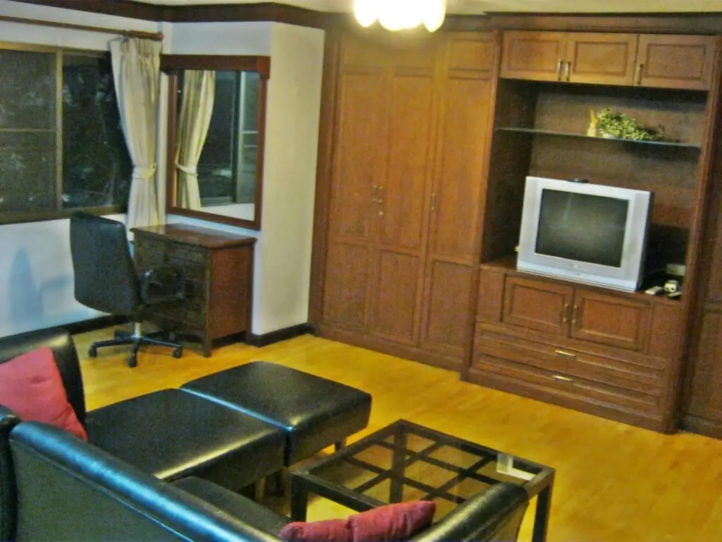 Бангкок: 23 AVA at Saladaeng