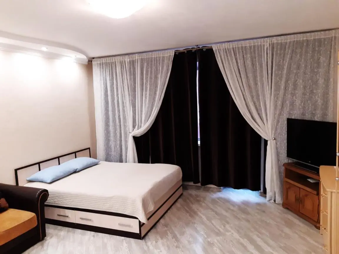 Новосибирск: Large Apartment on Startovaya 1