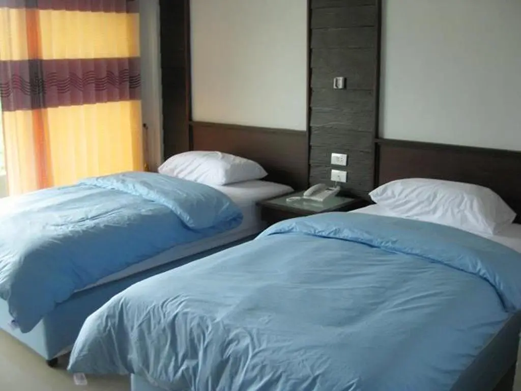 Кхэм Сон: Breeze Hill Khao Kho