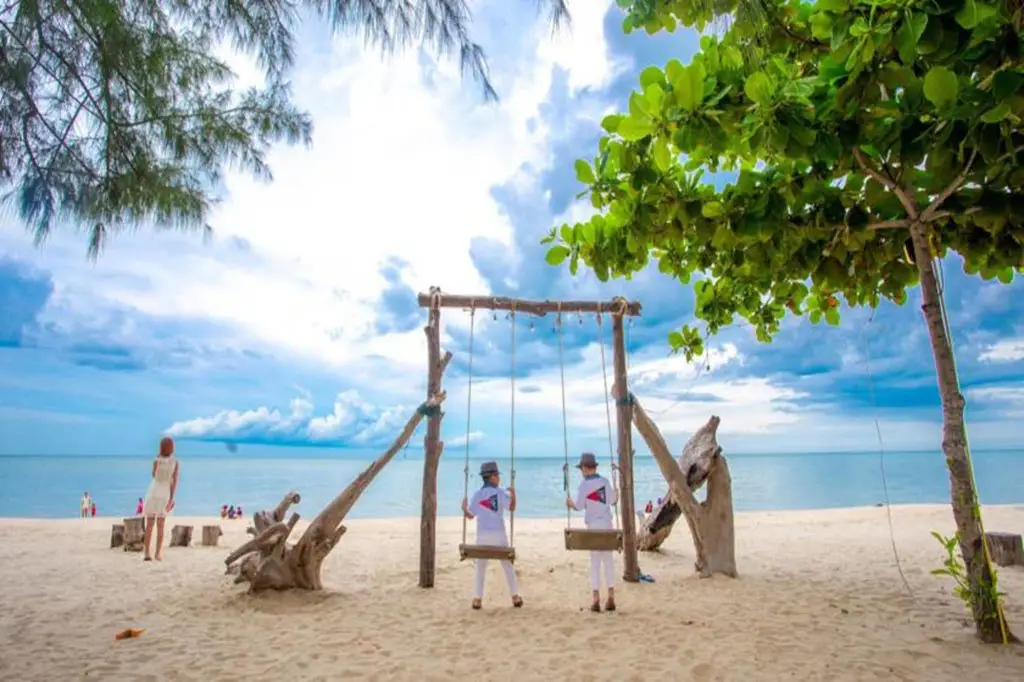 Сичон: Kanpiya Beach