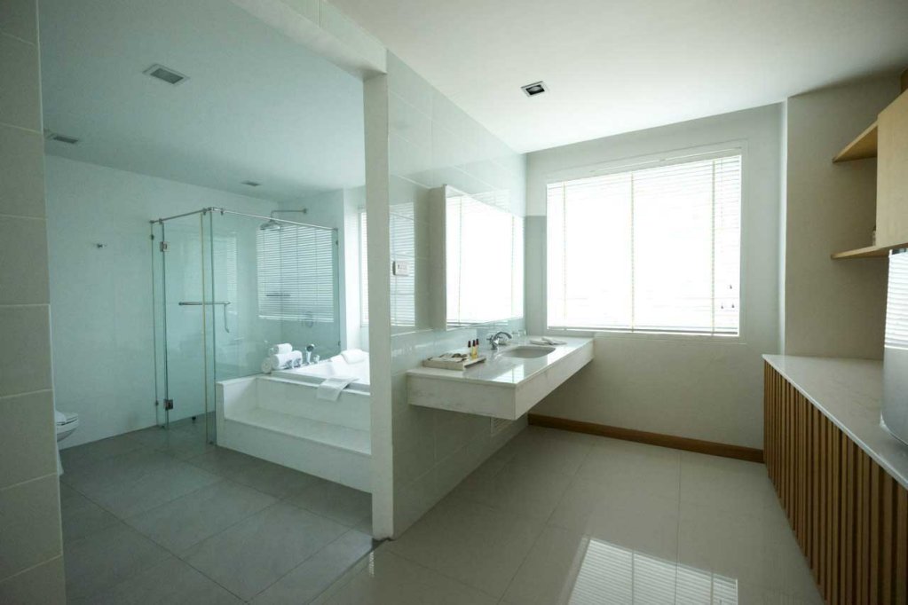 Паттайя: Welcome World Beachfront Resort