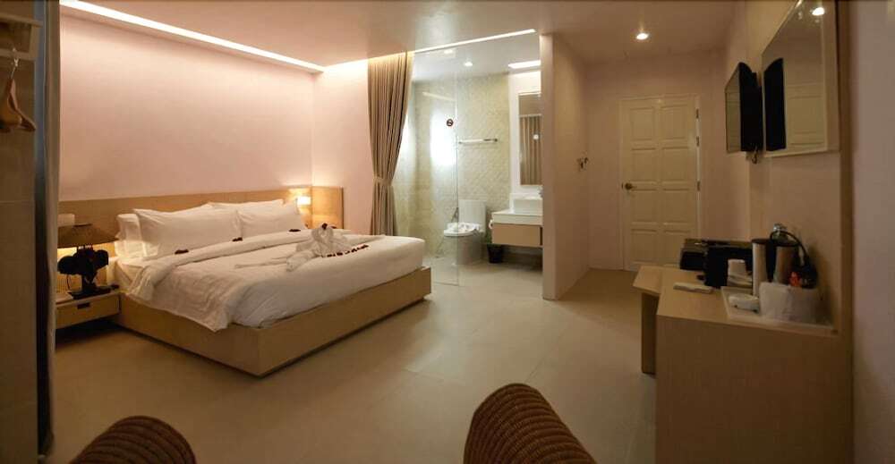 Кату: My Hotel Too