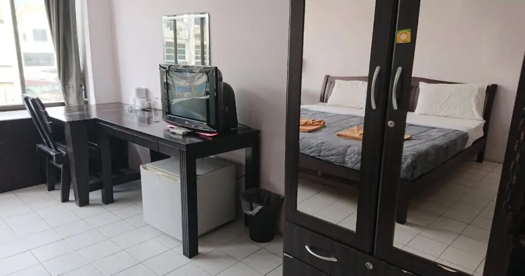 Кату: Happy Guest House