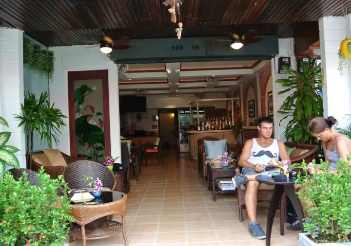Муанг: Karon Sunshine Guesthouse & Bar