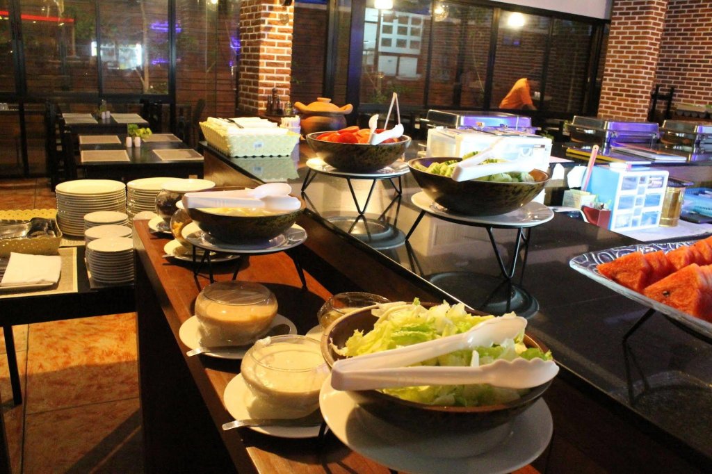Пхукет: Easy Planet Phuket, Patong