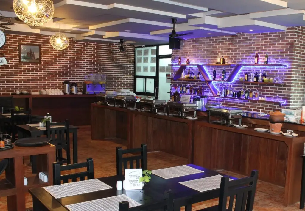 Пхукет: Easy Planet Phuket, Patong