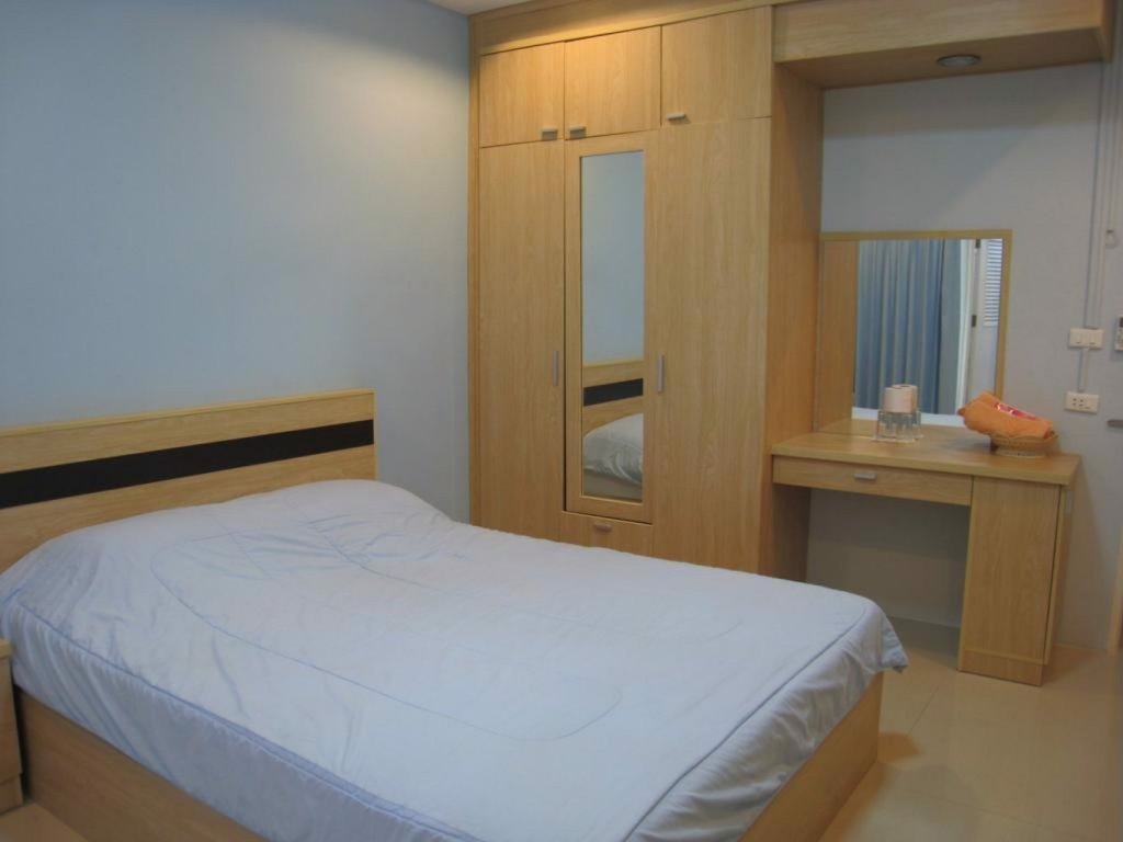 Кхонкэн: C.S. Poonpol Apartment