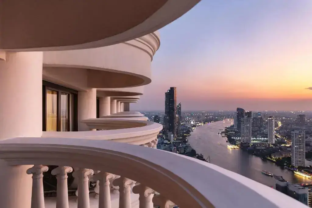 Бангкок: Отель Tower Club at lebua