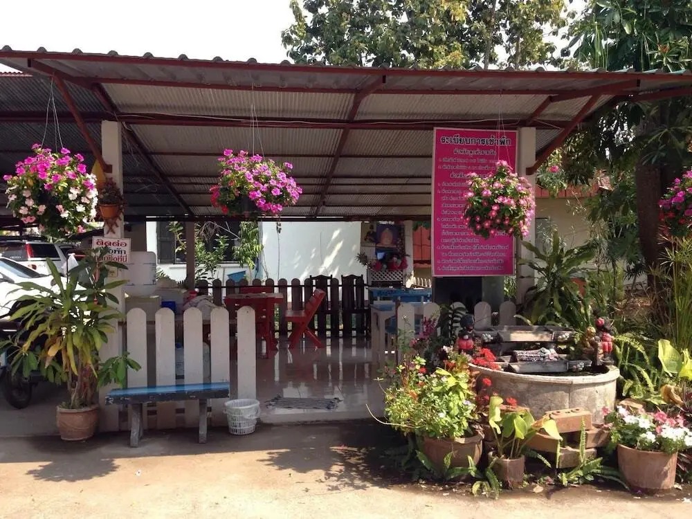 Нан: Puangchompoo Place