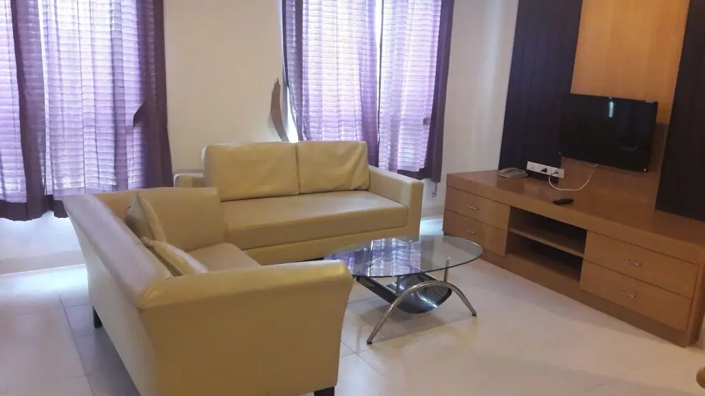 Бангкок: Sena house Paholyothin30