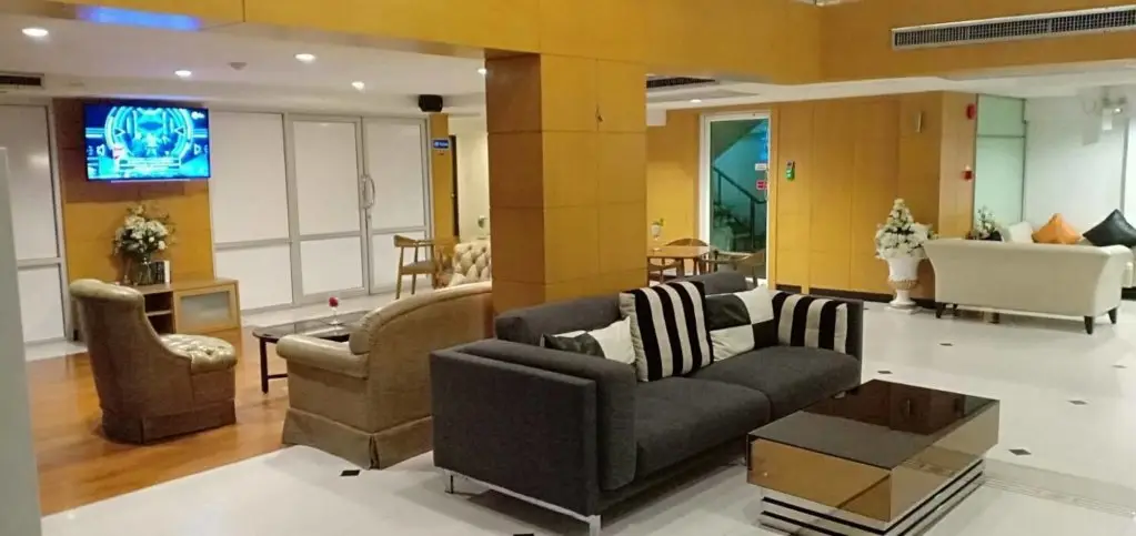 Бангкок: Sena house Paholyothin30