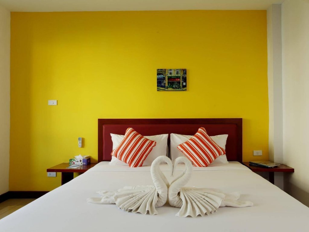 Кату: B-Bossa Patong Hotel